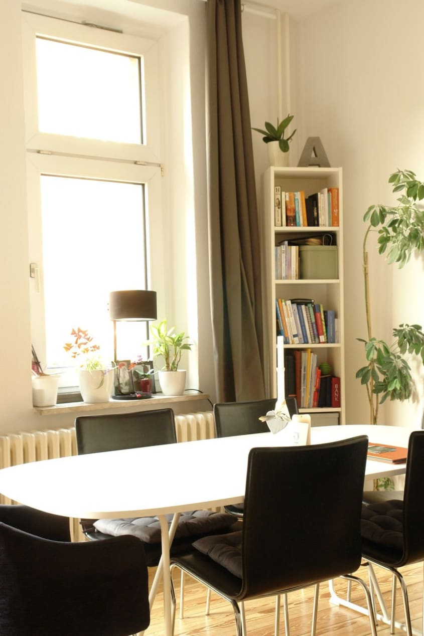 House Tour A Sunny Studio Apartment in Berlin Apartment Therapy